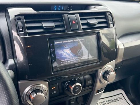 Used 2022 Toyota 4Runner SR5 AWD/4WD image 19