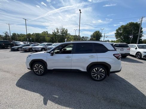 Used 2025 Subaru Forester Touring AWD/4WD image 8