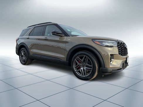 New 2026 Ford Explorer ST-Line w/ ST-Line Street Pack image 2