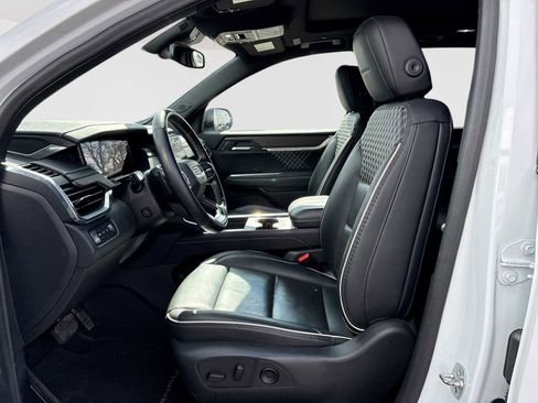 Used 2024 GMC Acadia Denali image 20