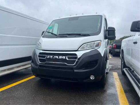 Used 2025 RAM ProMaster 2500 w/ U-Haul Equipment Group FWD image 4