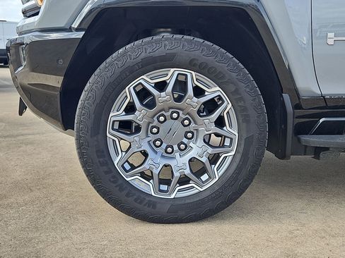 Used 2025 GMC Hummer EV 3X image 12