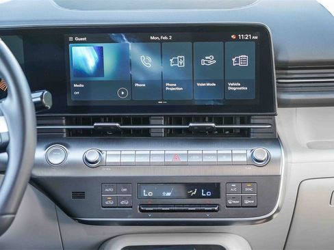 Certified 2025 Hyundai Kona SEL image 13