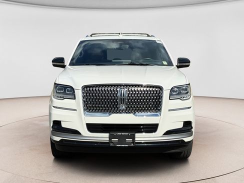 Used 2023 Lincoln Navigator Reserve AWD/4WD image 8