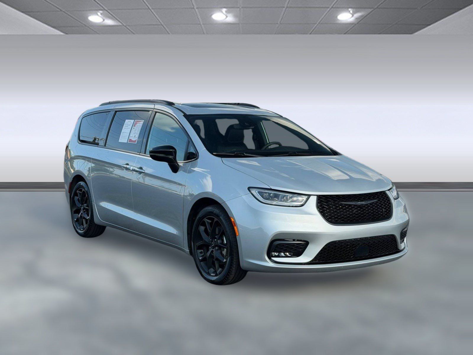 Used 2024 Chrysler Pacifica Touring-L w/ S Appearance Package FWD image 11