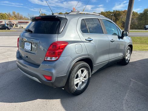 Used 2019 Chevrolet Trax LT w/ LT Convenience Package image 6
