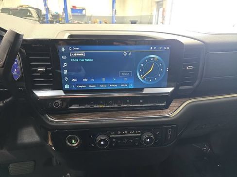 Used 2024 Chevrolet Silverado 1500 LT AWD/4WD image 23