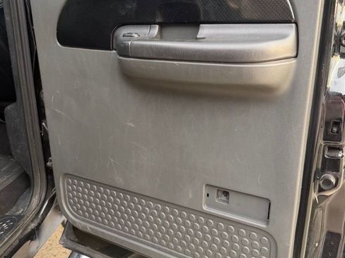 Used 2006 Ford F250 image 9