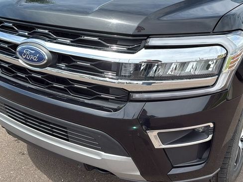 Used 2023 Ford Expedition Max Limited AWD/4WD image 9