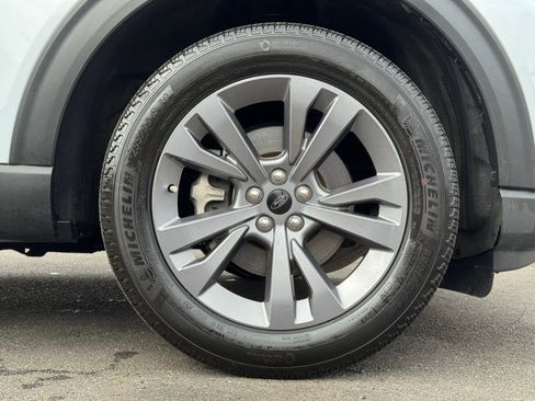 Used 2025 Ford Explorer Active w/ Active Comfort Package AWD/4WD image 21