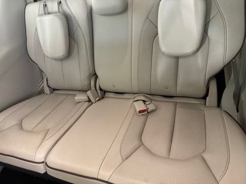 Used 2018 Chrysler Pacifica Limited FWD image 27