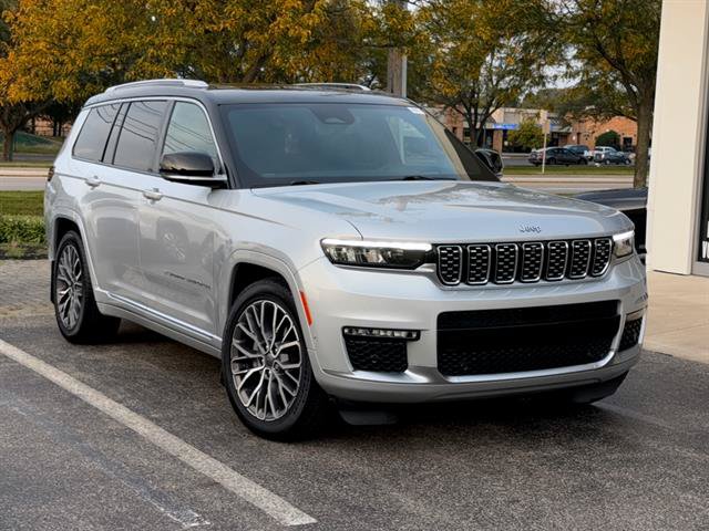 Used 2023 Jeep Grand Cherokee L Summit AWD/4WD image 1