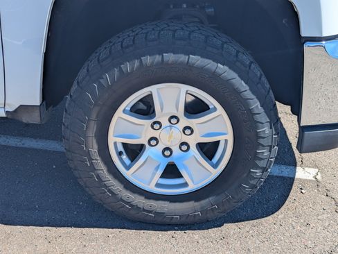 Used 2018 Chevrolet Silverado 1500 LT RWD image 9
