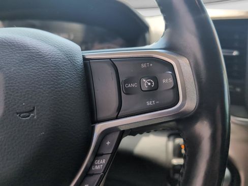 Used 2019 RAM 1500 Laramie AWD/4WD image 19