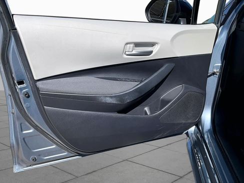 Used 2021 Toyota Corolla LE FWD image 23