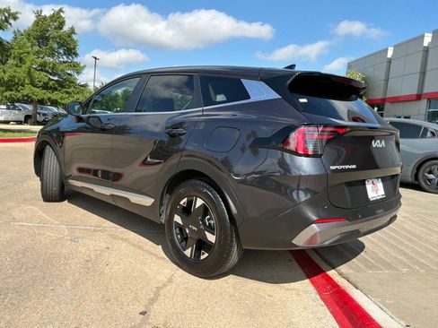 Used 2026 Kia Sportage LX FWD image 8