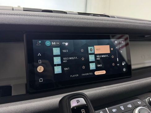 Used 2023 Land Rover Defender 110 X-Dynamic SE image 20