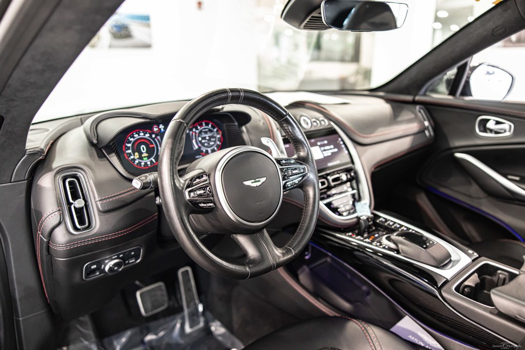 Used 2021 Aston Martin DBX AWD/4WD image 21