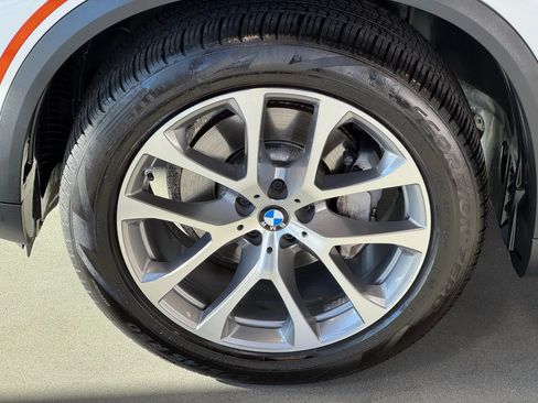 Used 2019 BMW X5 xDrive40i w/ Convenience Package AWD/4WD image 4