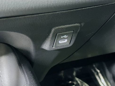 Used 2025 Toyota Corolla LE image 30