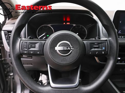 Used 2023 Nissan Rogue SV AWD/4WD image 10