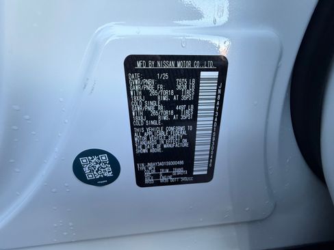 Used 2025 Nissan Armada SV image 25