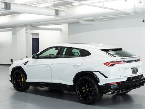 Used 2024 Lamborghini Urus S AWD/4WD image 5