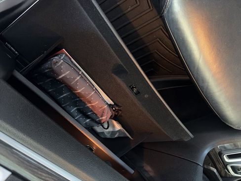 Used 2020 Chrysler 300 Touring L w/ Quick Order Package 2EF image 15