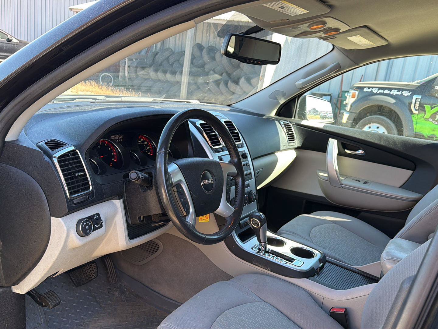 Used 2010 GMC Acadia SLE FWD image 5
