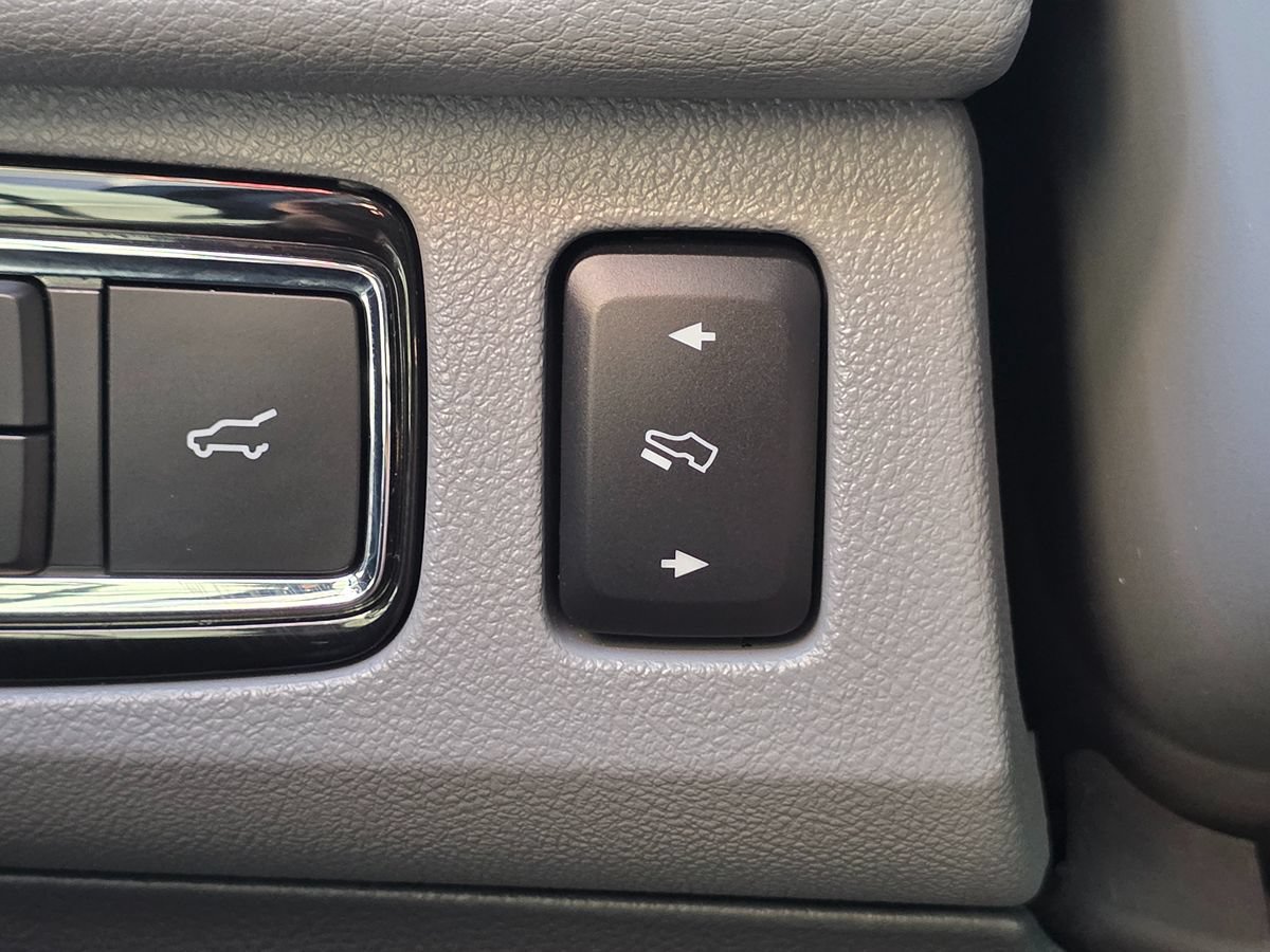 Used 2018 Lincoln Navigator L Select w/ Technology Package RWD image 53