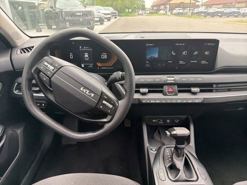 Certified 2025 Kia K4 FWD image 7