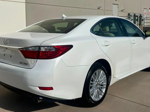 Used 2014 Lexus ES 350 w/ Luxury Package FWD image 7
