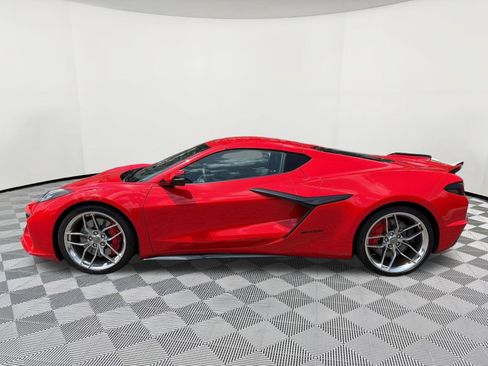 Used 2025 Chevrolet Corvette Z06 RWD image 2