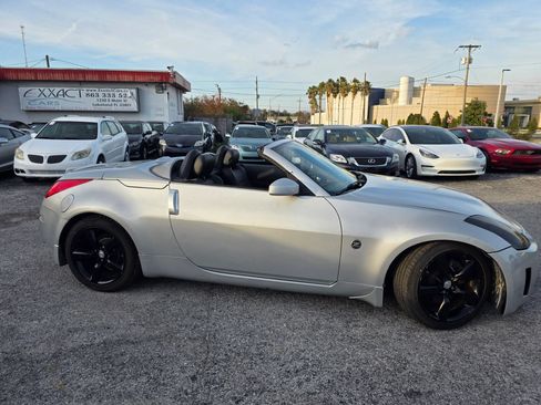 Used 2007 Nissan 350Z Enthusiast RWD image 8
