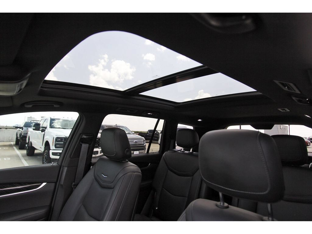 Certified 2023 Cadillac XT6 Premium Luxury w/ Technology Package FWD image 30