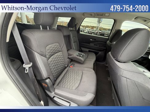 Used 2022 Nissan Pathfinder SV image 32