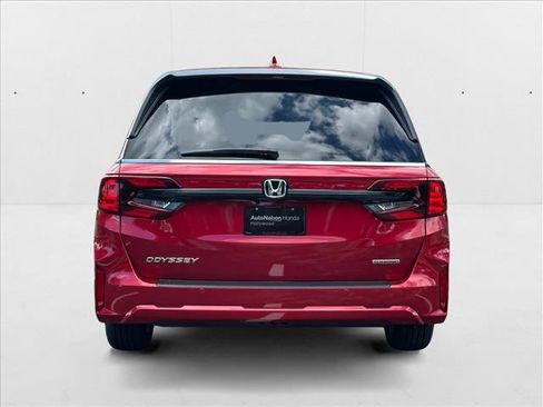 New 2026 Honda Odyssey Touring image 8