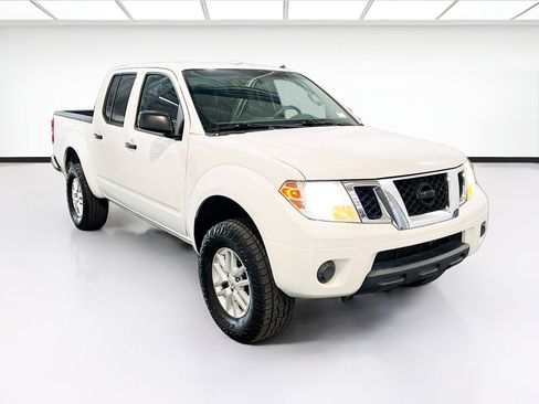 Used 2016 Nissan Frontier SV AWD/4WD image 3
