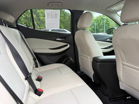 Used 2024 Buick Encore GX Preferred FWD image 17