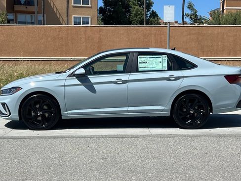 New 2026 Volkswagen Jetta SE FWD image 7