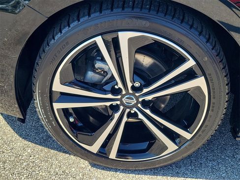 Certified 2023 Nissan Sentra SR w/ Trunk Package image 12