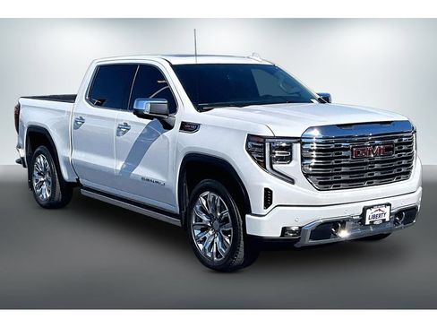 Used 2024 GMC Sierra 1500 Denali w/ Denali Reserve Package AWD/4WD image 3