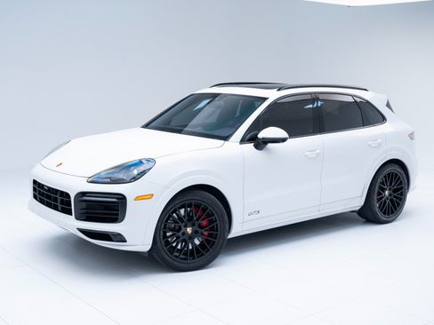 Used 2021 Porsche Cayenne GTS image 1