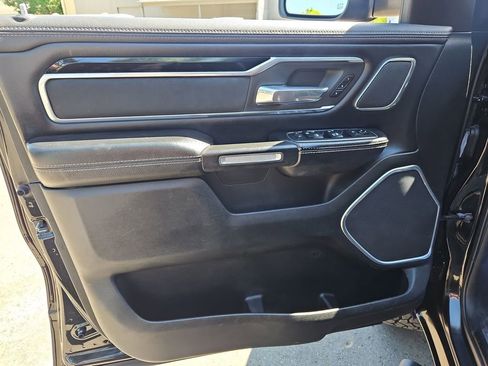Used 2019 RAM 1500 Laramie AWD/4WD image 11