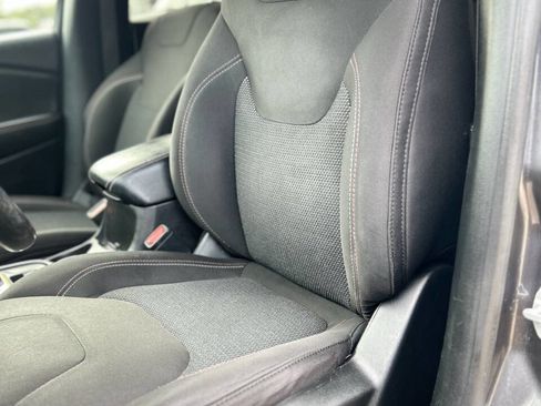 Used 2017 Jeep Cherokee 75th Anniversary image 17