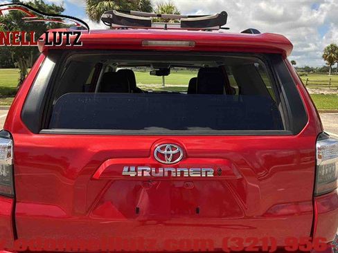 Used 2021 Toyota 4Runner SR5 Premium w/ Moonroof Package RWD image 12
