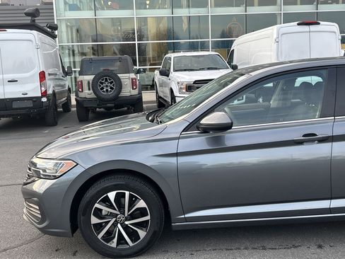 Used 2023 Volkswagen Jetta S image 11