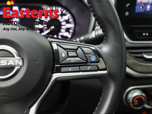 Used 2023 Nissan Altima 2.5 SV w/ SV Premium Package image 16