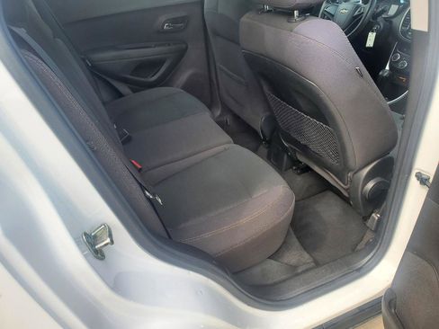 Used 2018 Chevrolet Trax LS FWD image 7