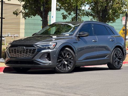Used 2024 Audi Q8 e-tron Premium Plus AWD/4WD image 2